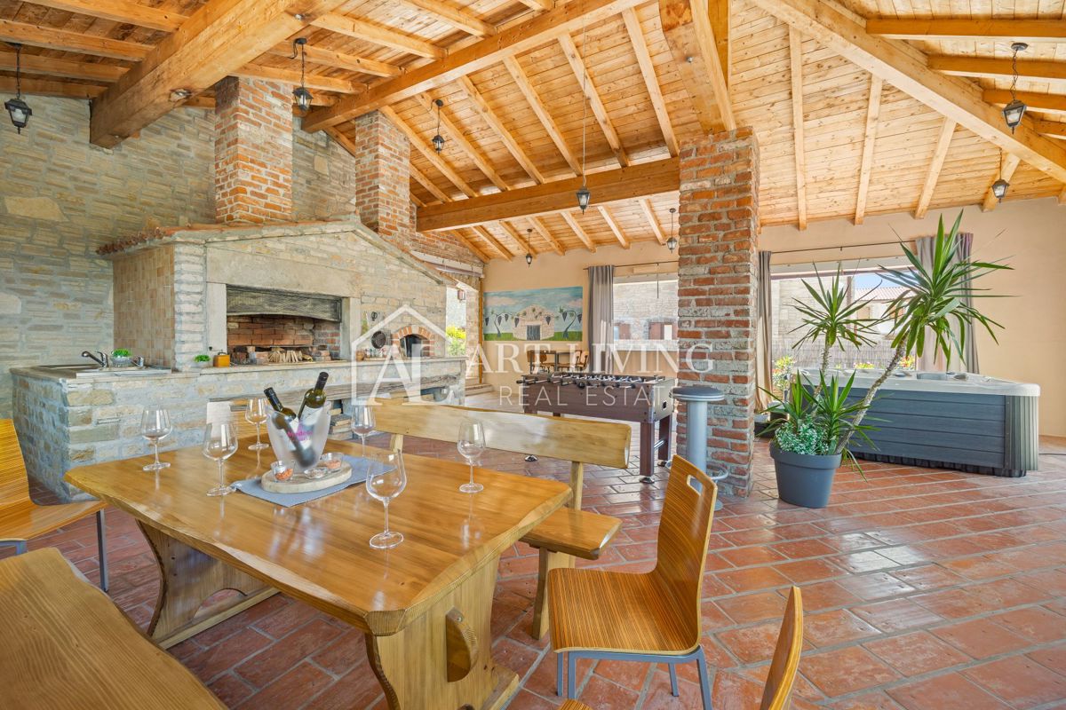 Istria, Svetvinčenat, dintorni – affascinante villa in stile istriano