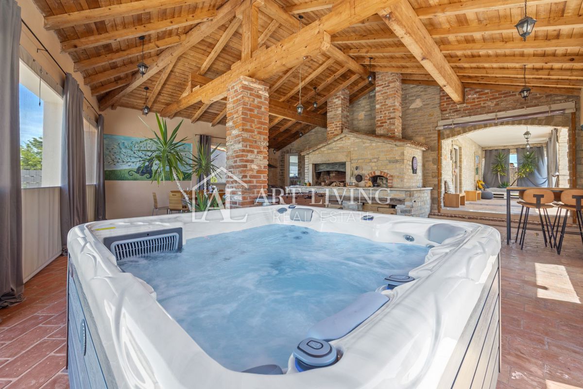 Istria, Svetvinčenat, dintorni – affascinante villa in stile istriano