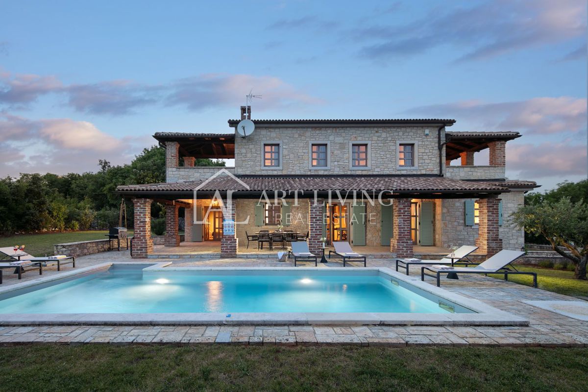 Dintorni di Parenzo, lussuosa villa in pietra in stile rustico con piscina