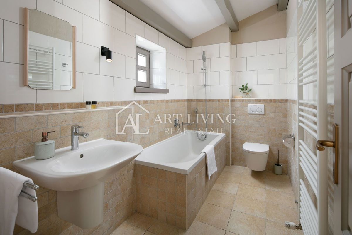 Dintorni di Parenzo, lussuosa villa in pietra in stile rustico con piscina