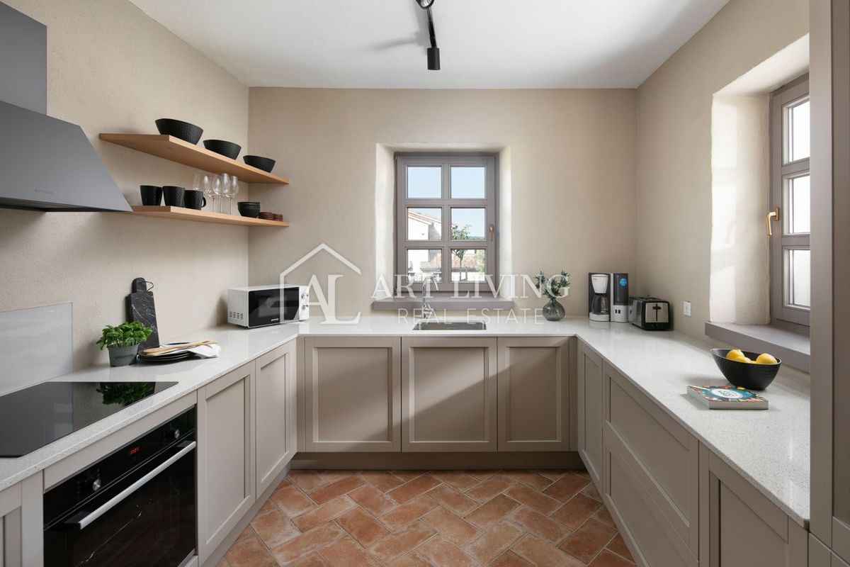 Dintorni di Parenzo, lussuosa villa in pietra in stile rustico con piscina