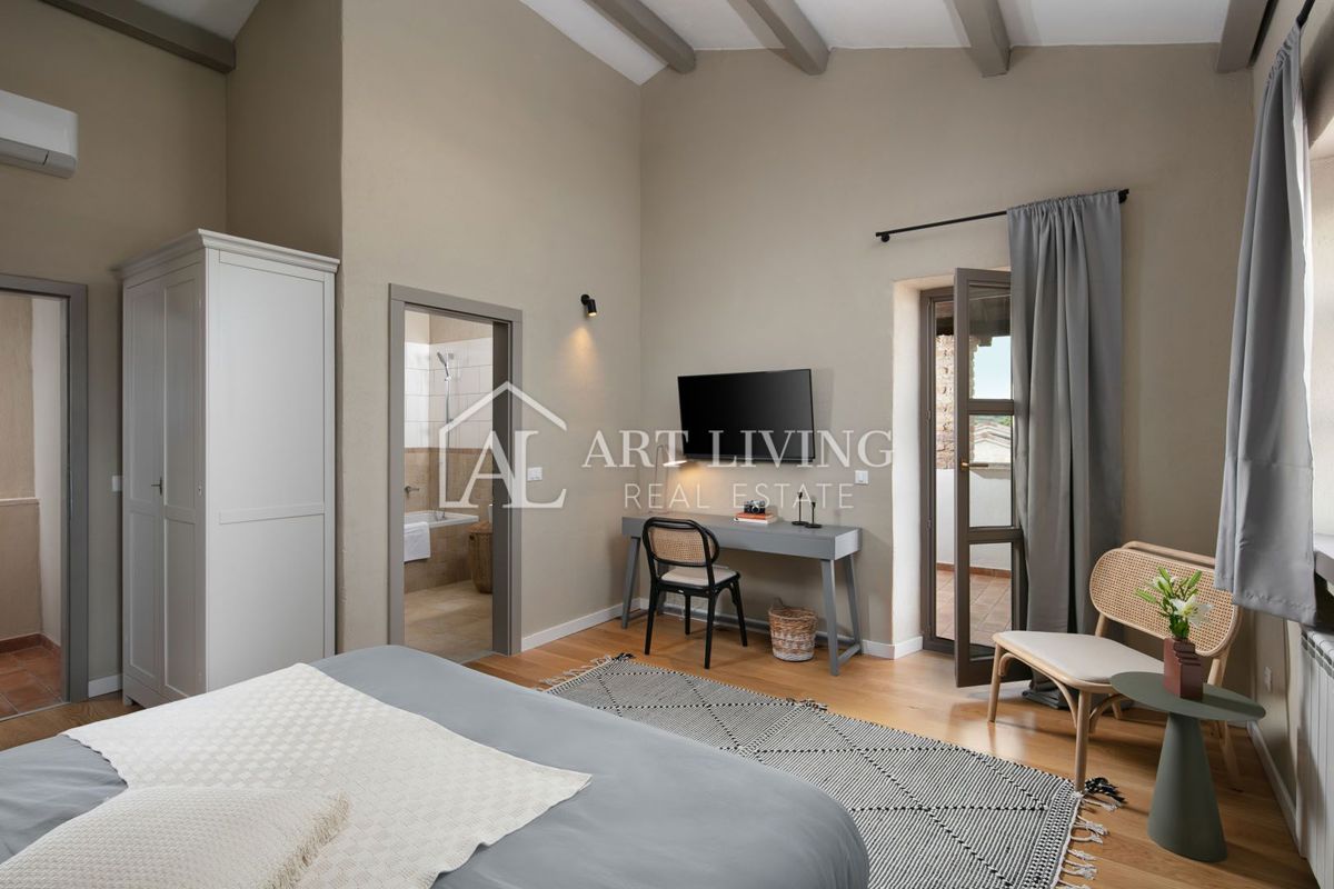 Dintorni di Parenzo, lussuosa villa in pietra in stile rustico con piscina