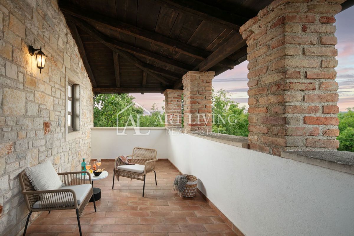 Dintorni di Parenzo, lussuosa villa in pietra in stile rustico con piscina