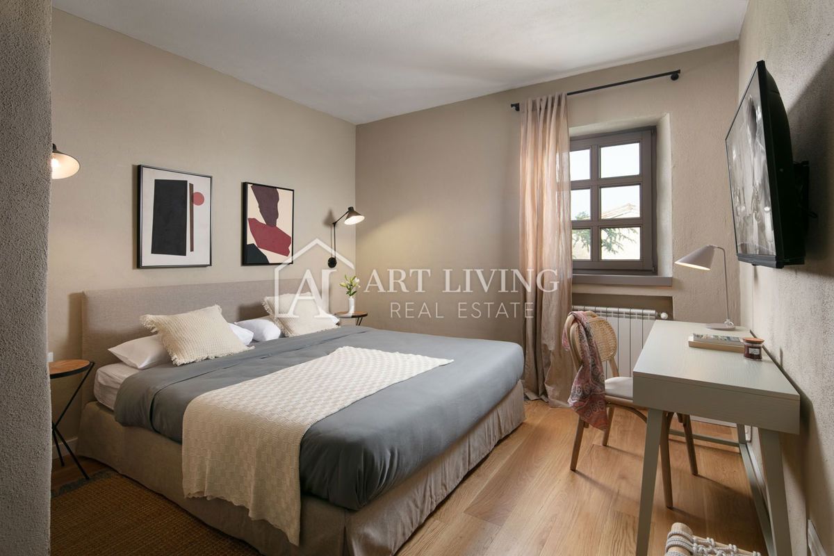 Dintorni di Parenzo, lussuosa villa in pietra in stile rustico con piscina