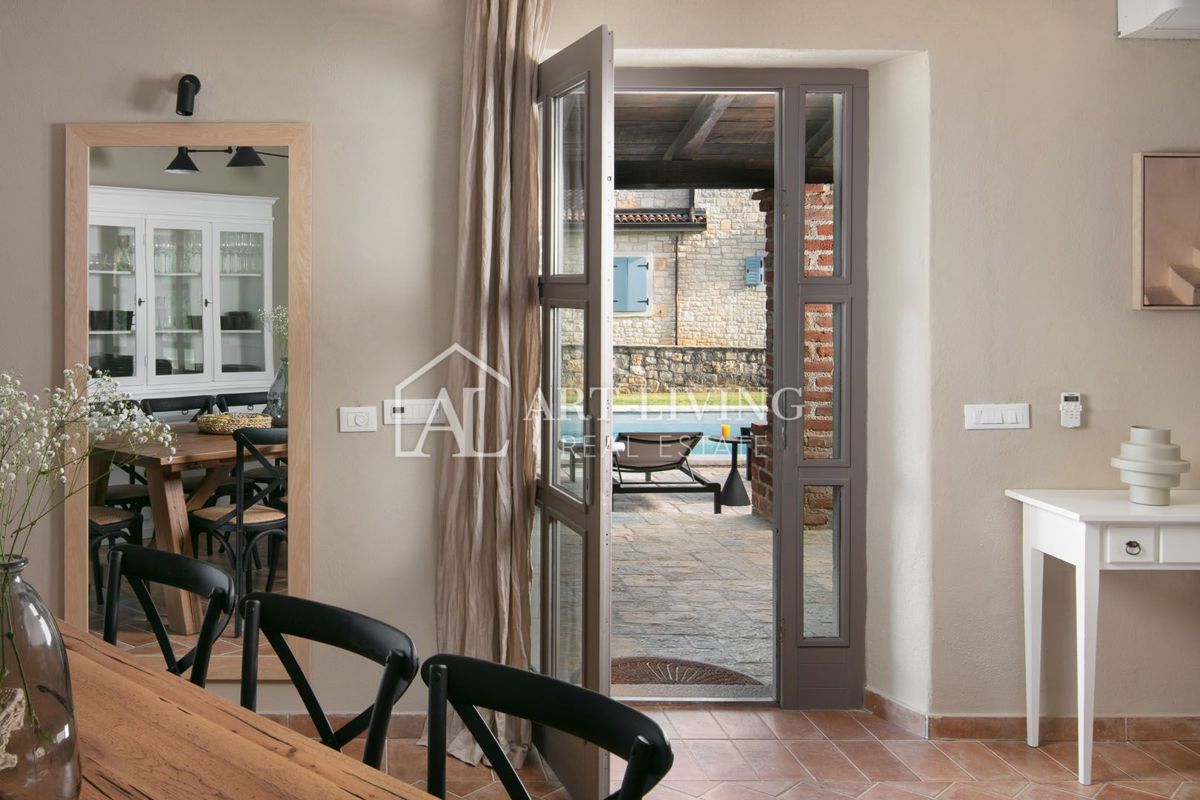 Dintorni di Parenzo, lussuosa villa in pietra in stile rustico con piscina