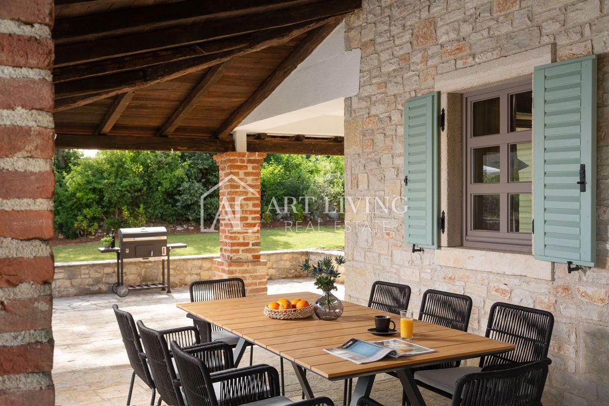 Dintorni di Parenzo, lussuosa villa in pietra in stile rustico con piscina