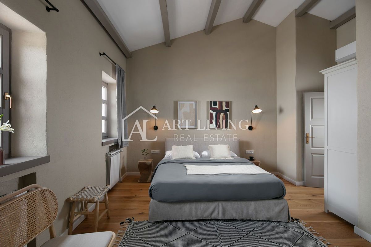 Dintorni di Parenzo, lussuosa villa in pietra in stile rustico con piscina