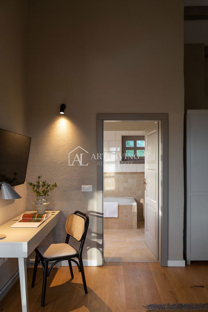 Dintorni di Parenzo, lussuosa villa in pietra in stile rustico con piscina