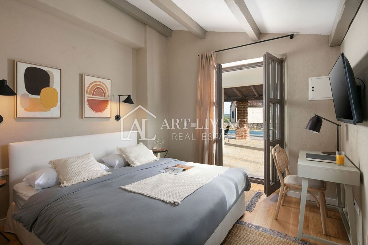 Dintorni di Parenzo, lussuosa villa in pietra in stile rustico con piscina