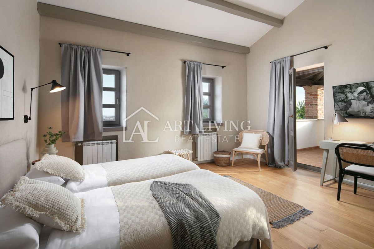 Dintorni di Parenzo, lussuosa villa in pietra in stile rustico con piscina