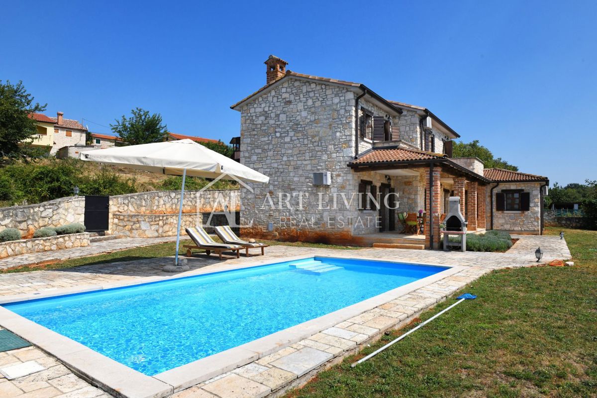 Parenzo, dintorni - villa rustica in pietra in una posizione tranquilla e bella