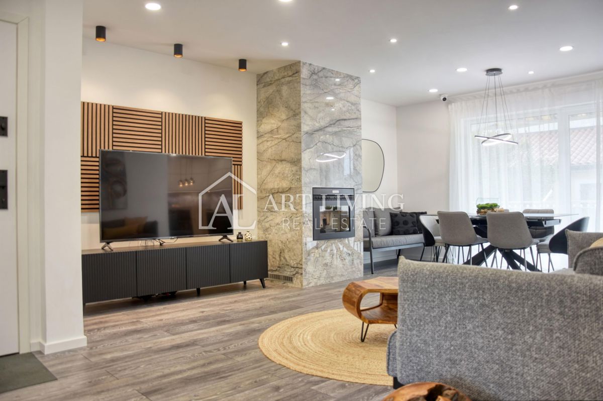 Parenzo, lussuoso appartamento con tre camere da letto, 100 m2, a 800 m dal mare