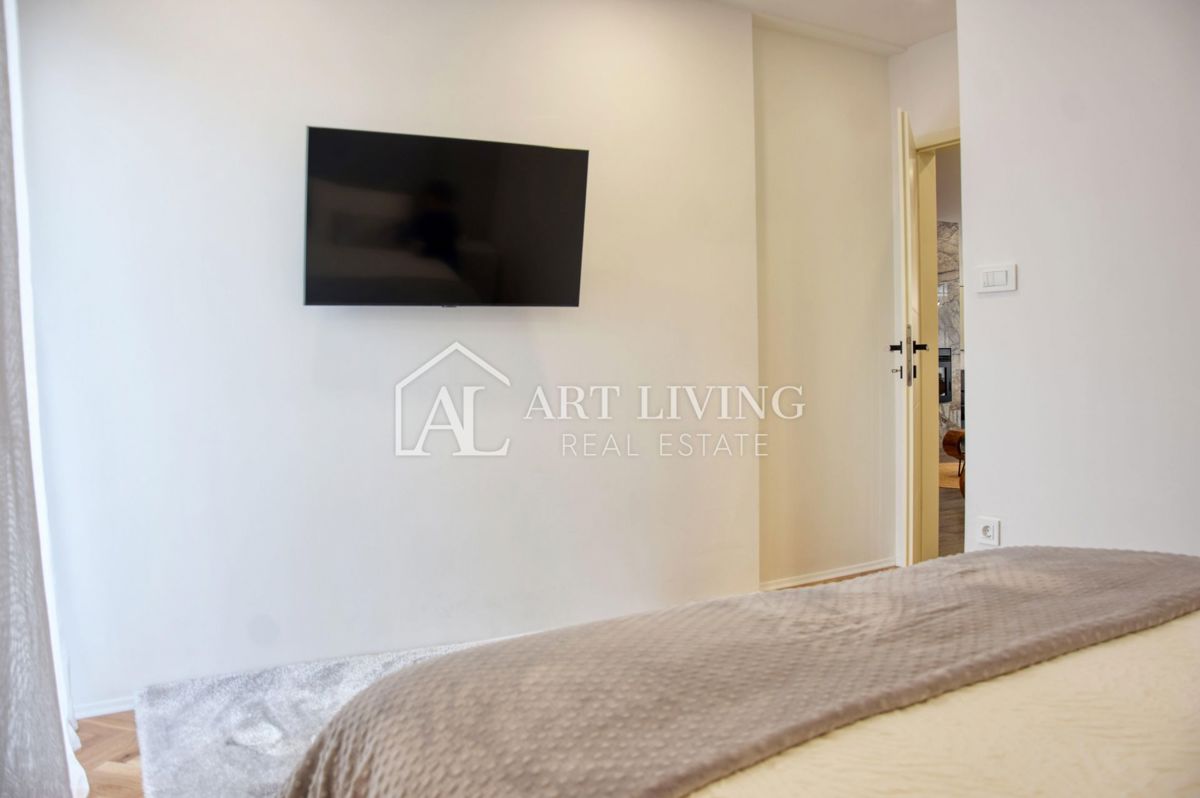 Parenzo, lussuoso appartamento con tre camere da letto, 100 m2, a 800 m dal mare