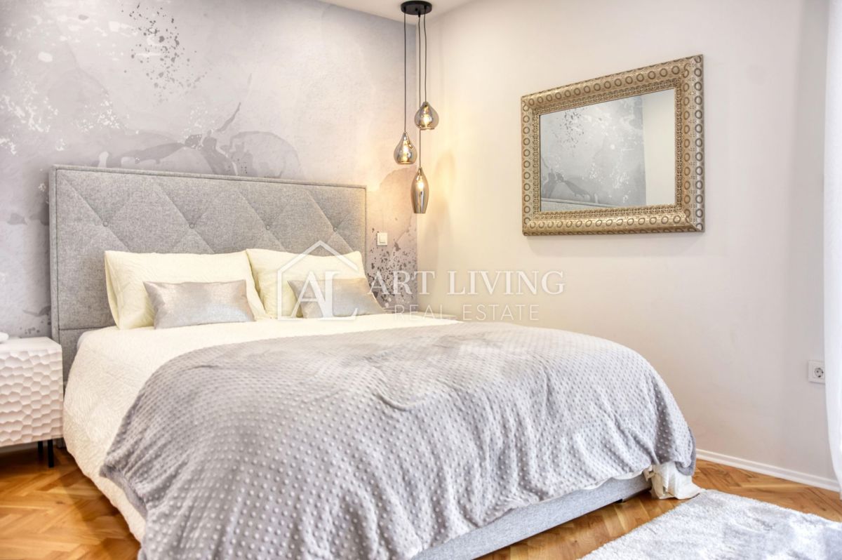 Parenzo, lussuoso appartamento con tre camere da letto, 100 m2, a 800 m dal mare