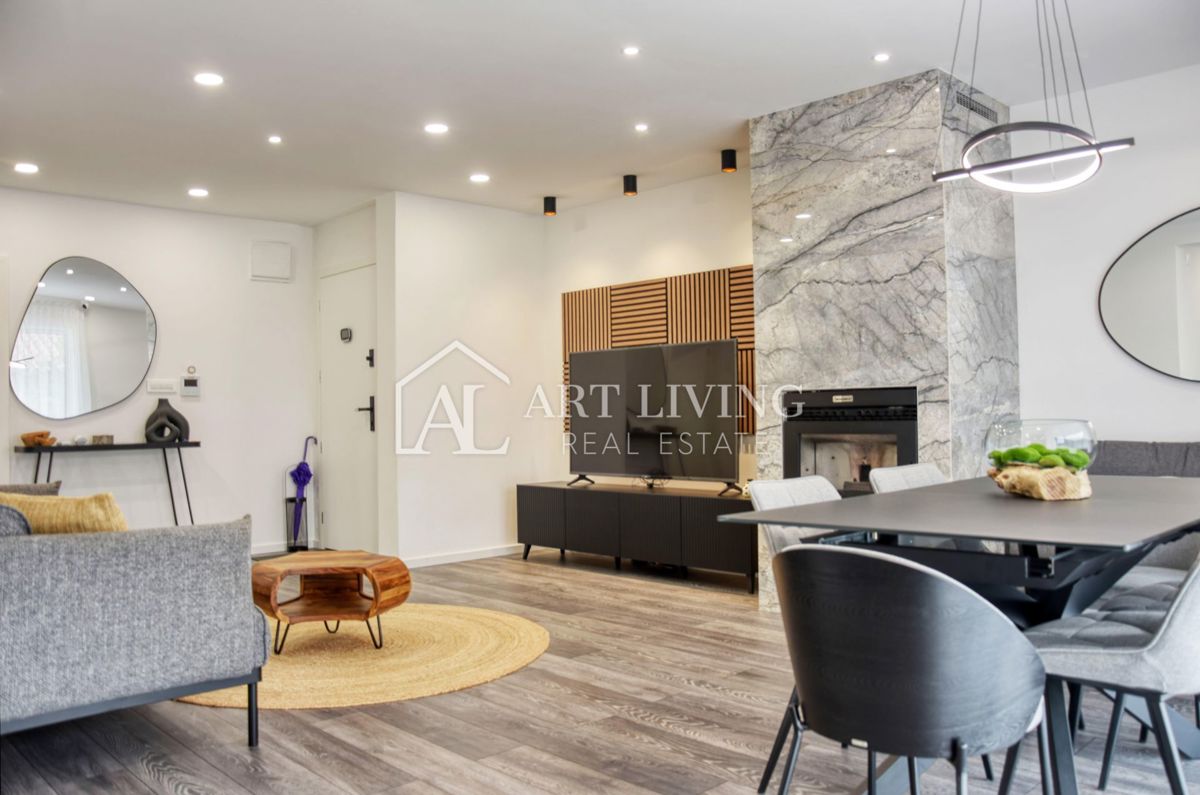 Parenzo, lussuoso appartamento con tre camere da letto, 100 m2, a 800 m dal mare