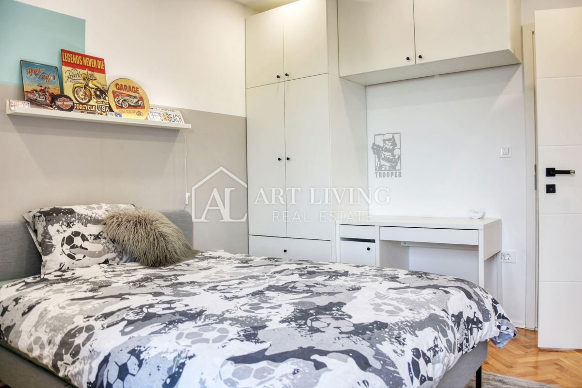 Parenzo, lussuoso appartamento con tre camere da letto, 100 m2, a 800 m dal mare