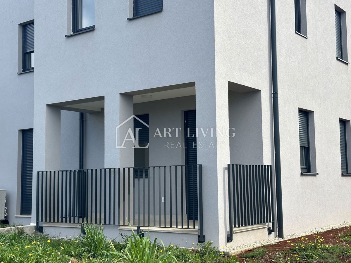 Parenzo,dintorni - appartamento su due piani con due camere da letto e giardino di 135 m2