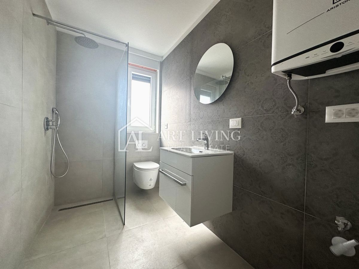 Parenzo,dintorni - appartamento su due piani con due camere da letto e giardino di 135 m2