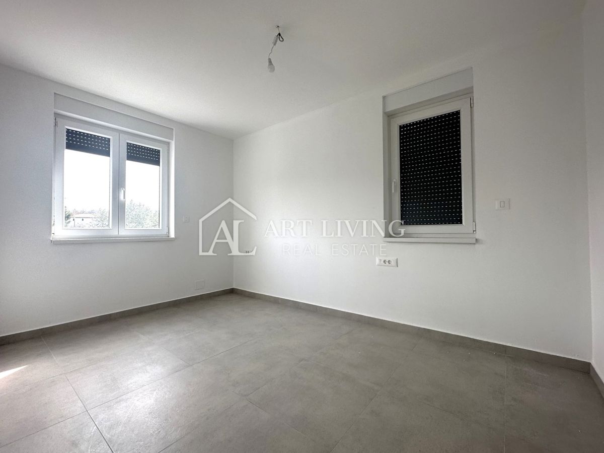 Parenzo,dintorni - appartamento su due piani con due camere da letto e giardino di 135 m2