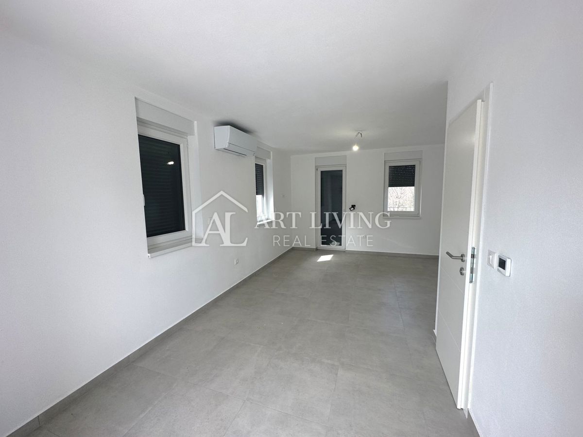 Parenzo,dintorni - appartamento su due piani con due camere da letto e giardino di 135 m2