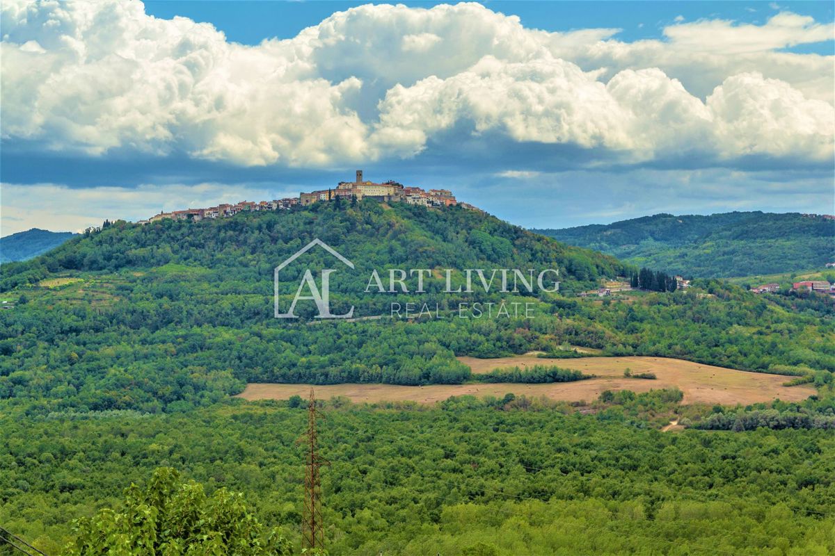 Istria-Oprtalj, casa istriana in pietra con vista aperta