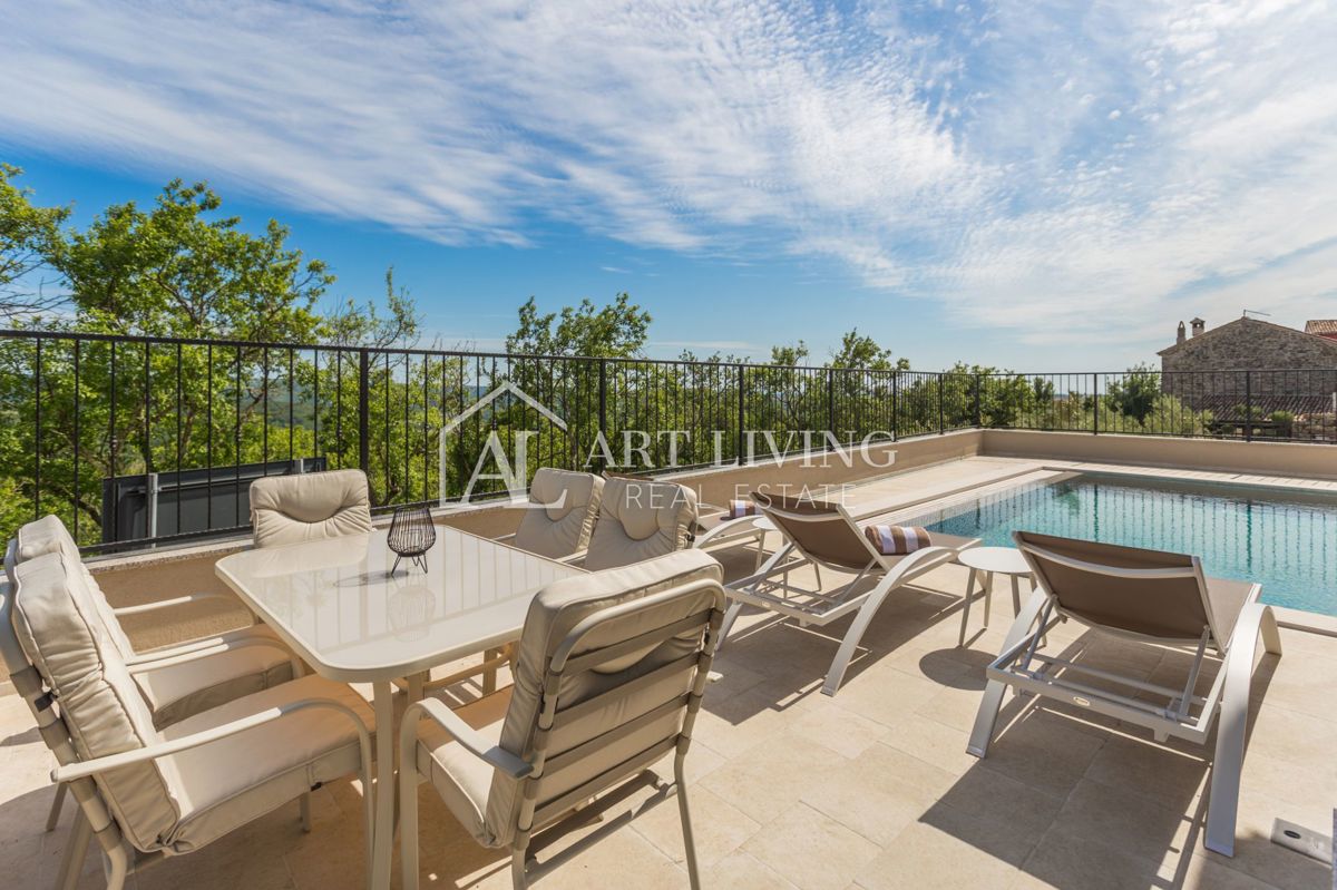 Zona di Buie, Villa in pietra d'Istria unica con piscina e vista mare