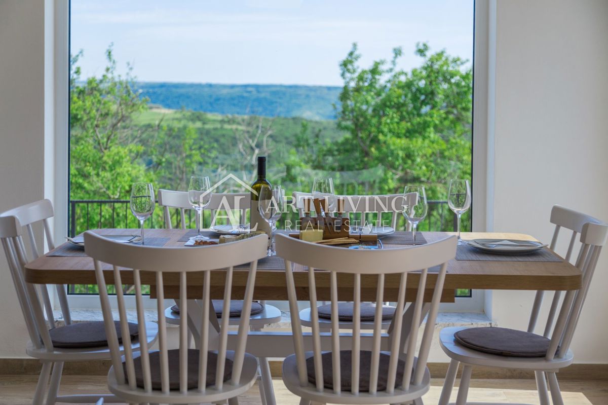 Zona di Buie, Villa in pietra d'Istria unica con piscina e vista mare