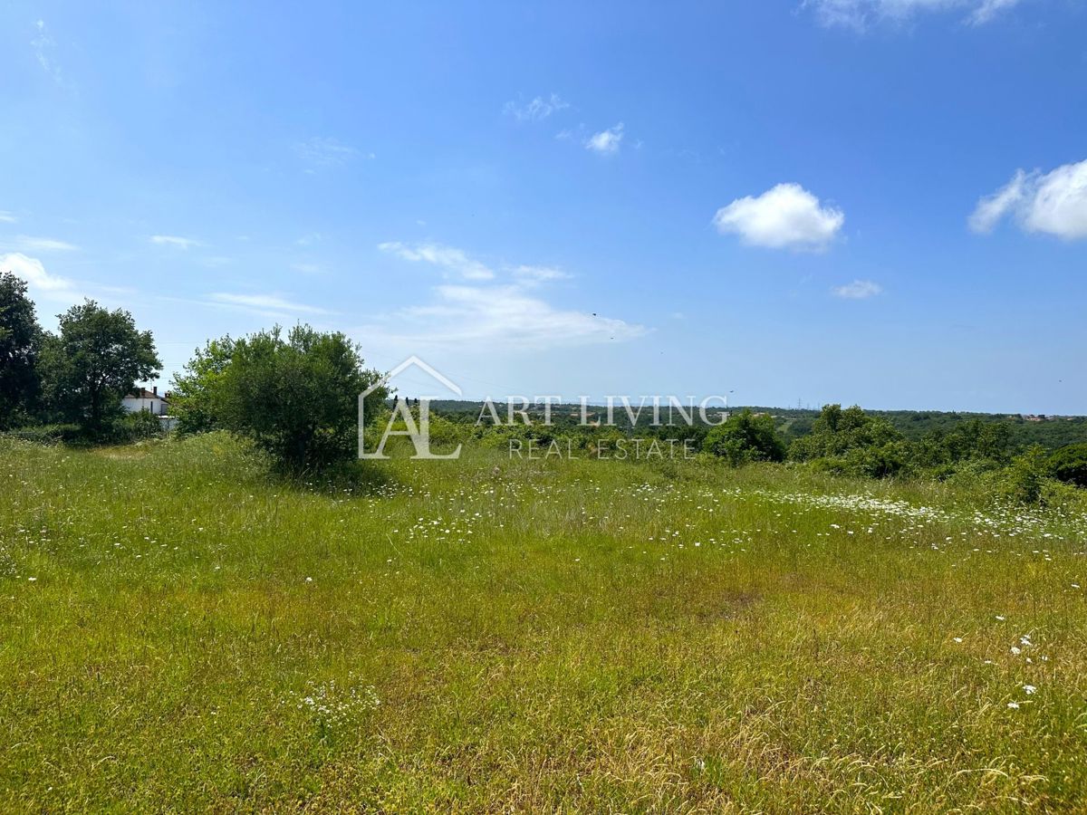 Istria, Umago - dintorni, attraente terreno edificabile con vista mare