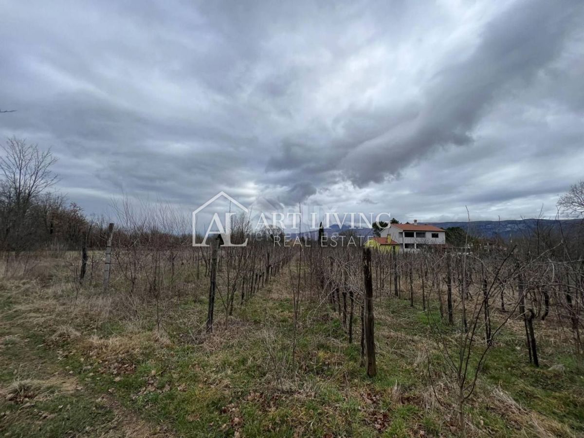 Istria, Kršan - ampio terreno edificabile con bellissima vista sul Učka