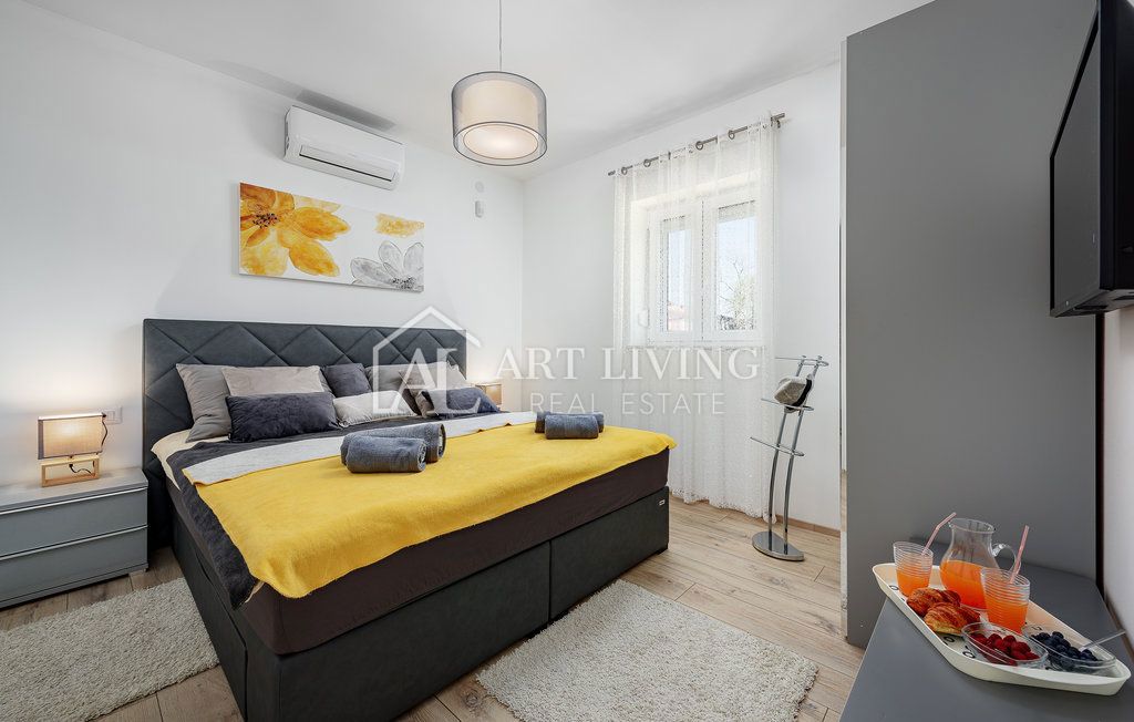 Istria, Labin, dintorni - una casa spaziosa con piscina riscaldata in una posizione tranquilla