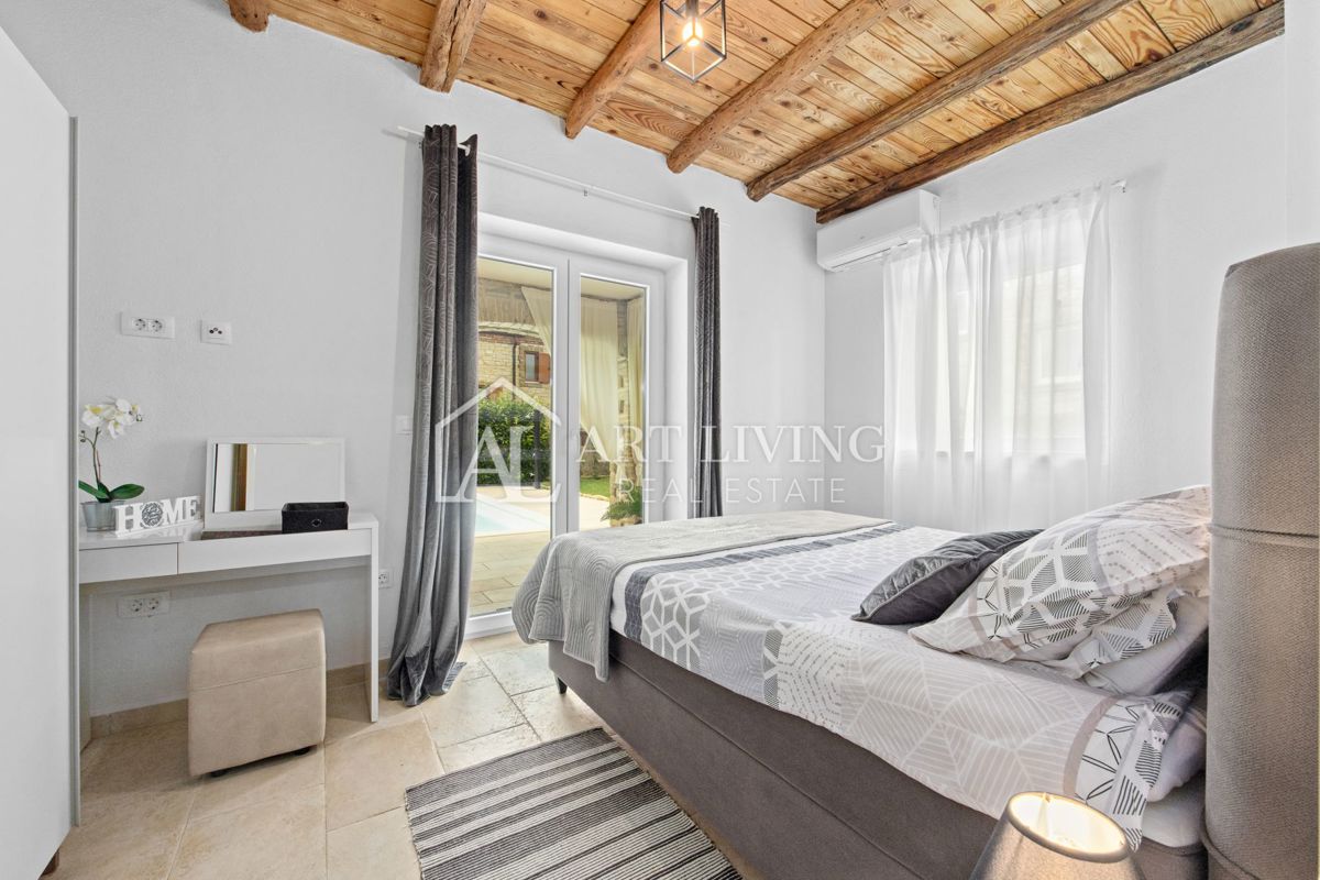 Istria, Svetvinčenat, dintorni – bellissima villa con una grande piscina