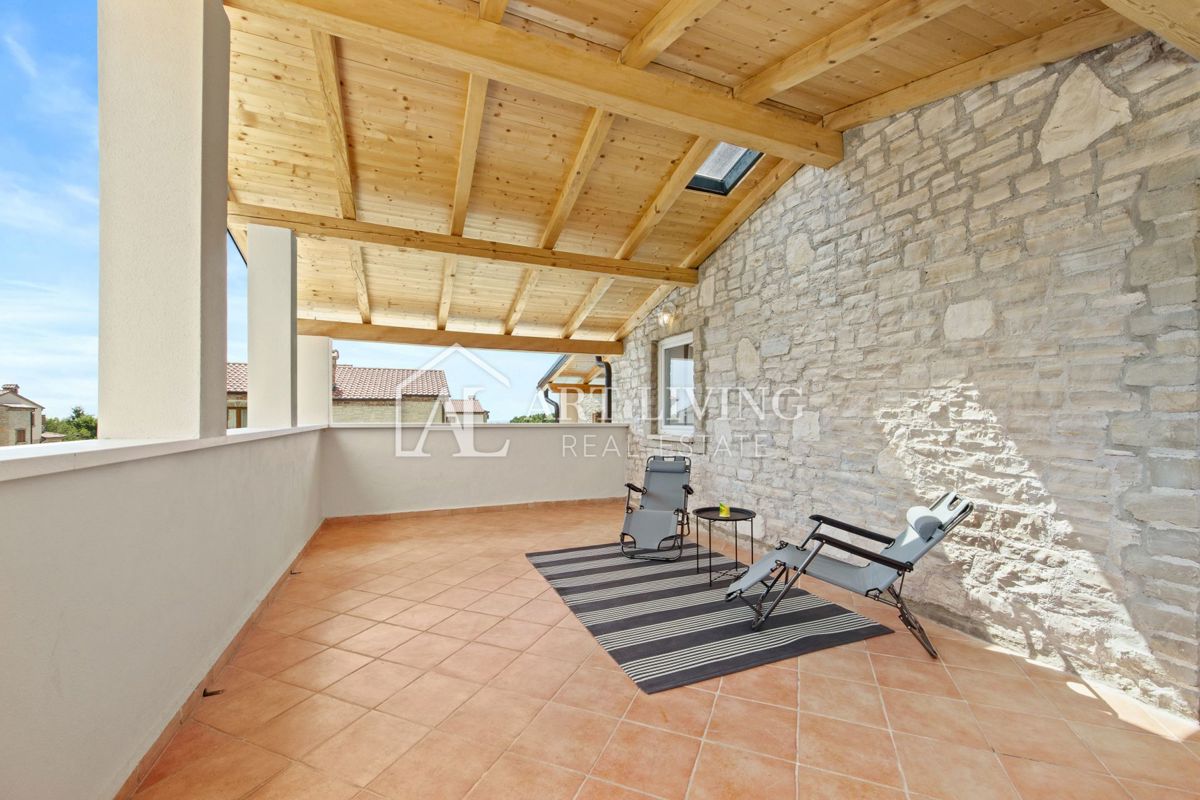 Istria, Svetvinčenat, dintorni – bellissima villa con una grande piscina