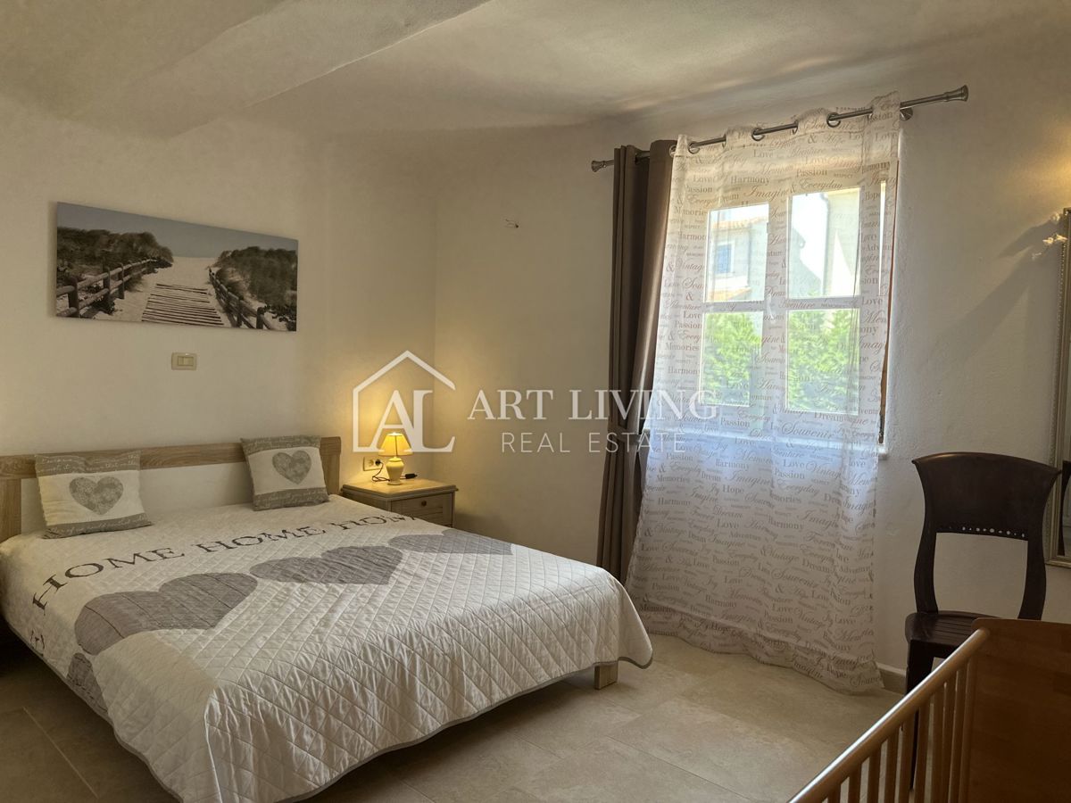 Istria, Buie, dintorni - casa a schiera in pietra in stile istriano