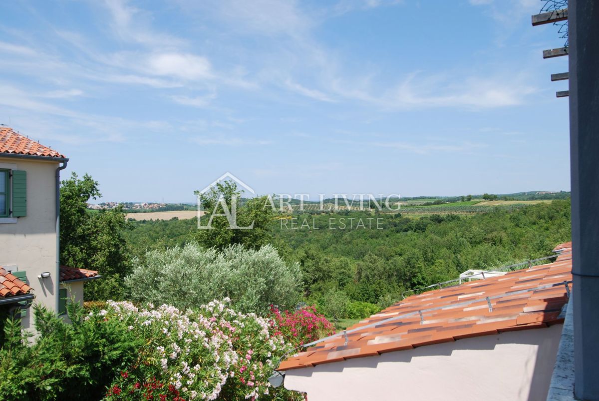 Istria, Buie, dintorni - casa a schiera in pietra in stile istriano