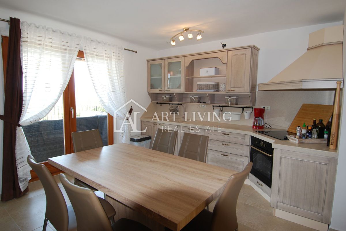 Istria, Buie, dintorni - casa a schiera in pietra in stile istriano