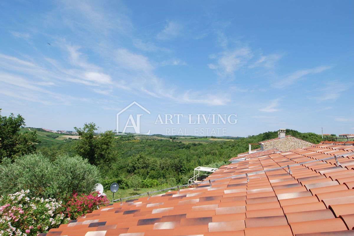 Istria, Buie, dintorni - casa a schiera in pietra in stile istriano