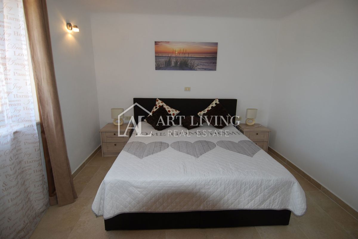 Istria, Buie, dintorni - casa a schiera in pietra in stile istriano