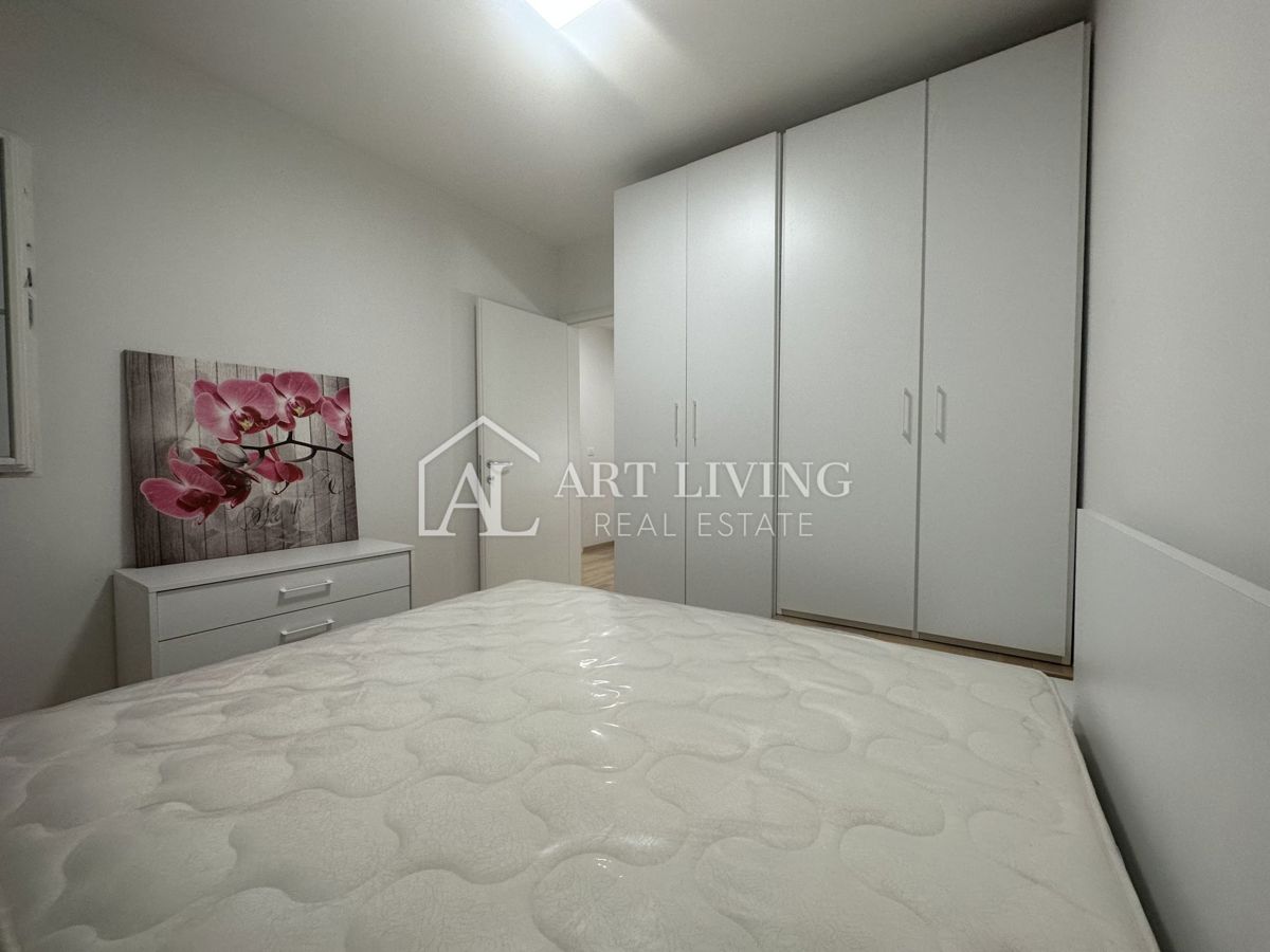 Umago – Dintorni, Appartamento moderno su due livelli in zona tranquilla – OCCASIONE