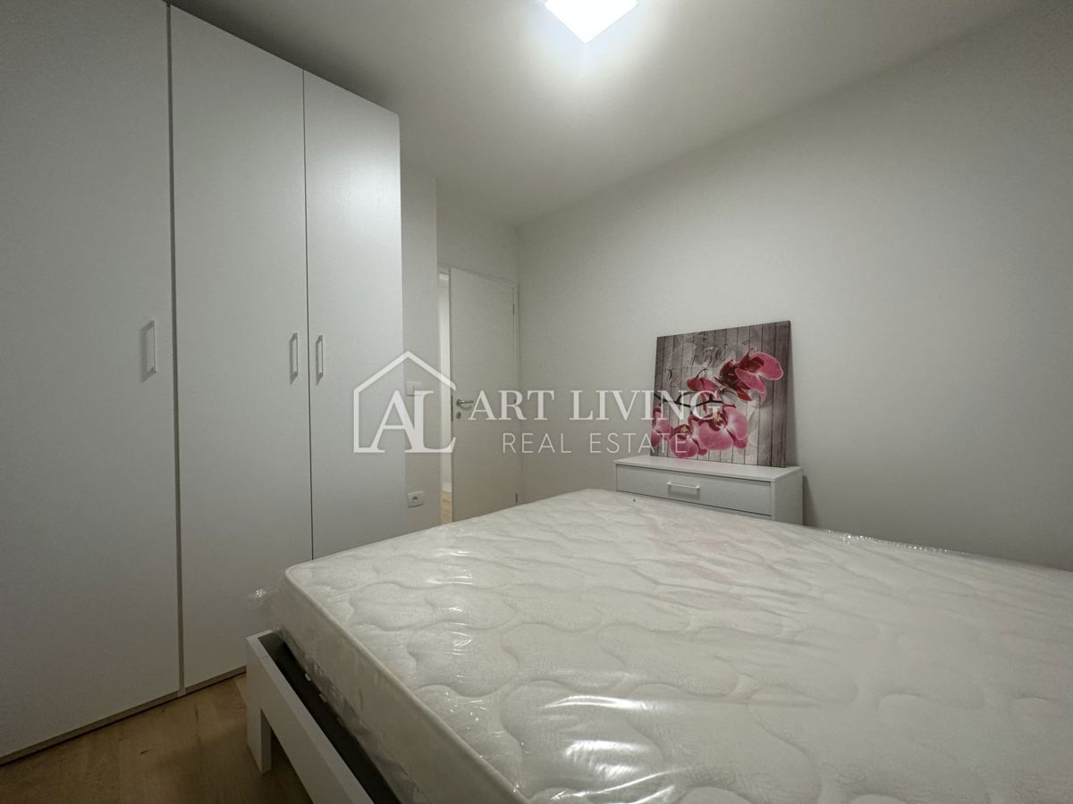 Umago – Dintorni, Appartamento moderno su due livelli in zona tranquilla – OCCASIONE