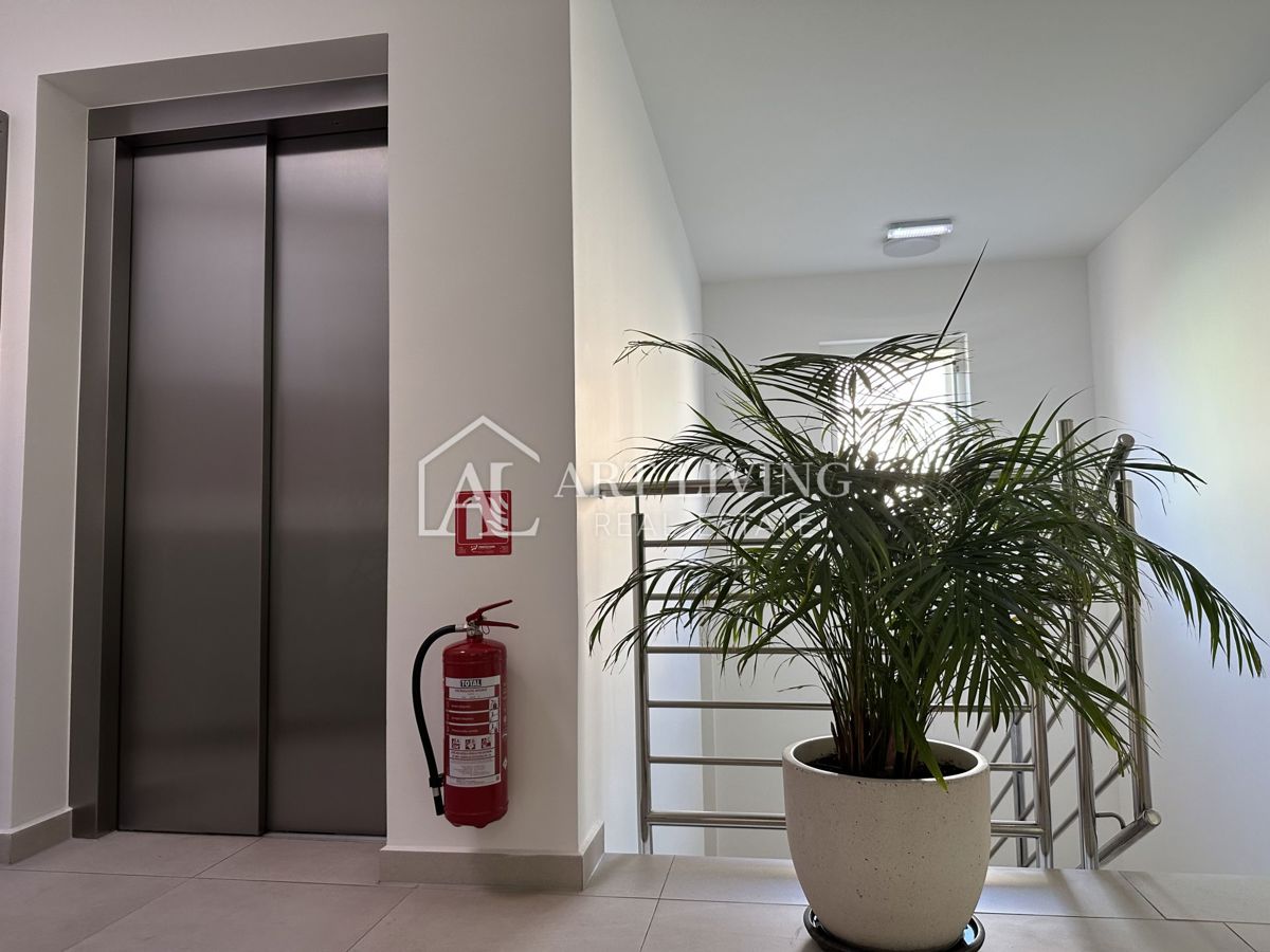 UMAGO - lussuoso appartamento con tre camere da letto, 134 m2, posizione TOP!!!