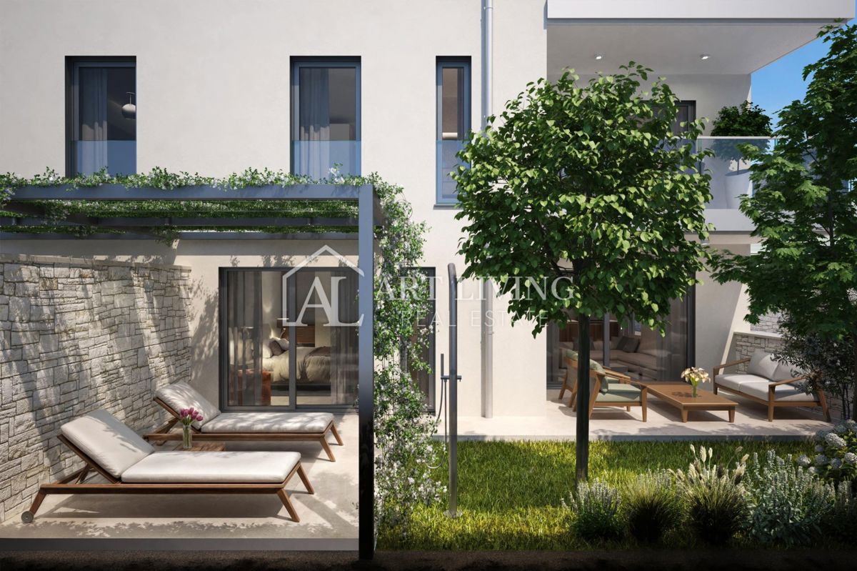 Umago, dintorni – appartamento bilocale con ampio giardino, a 600 m dal mare