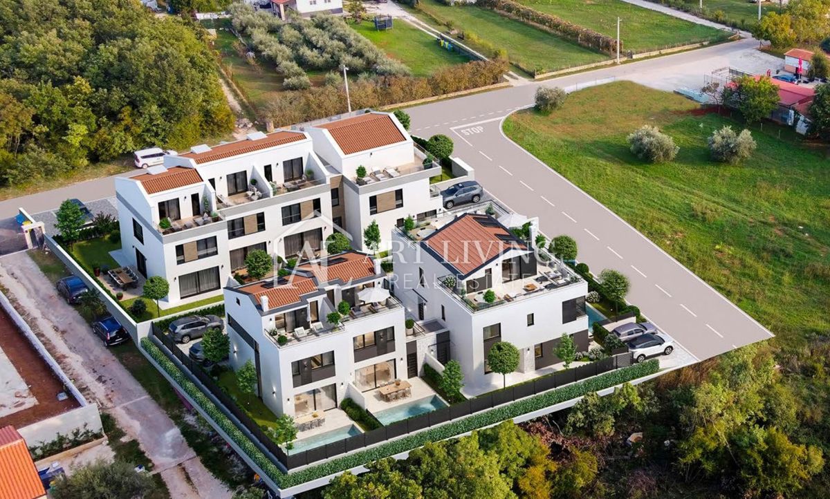 Parenzo - moderna casa a schiera con piscina in ottima posizione - NUOVA COSTRUZIONE!