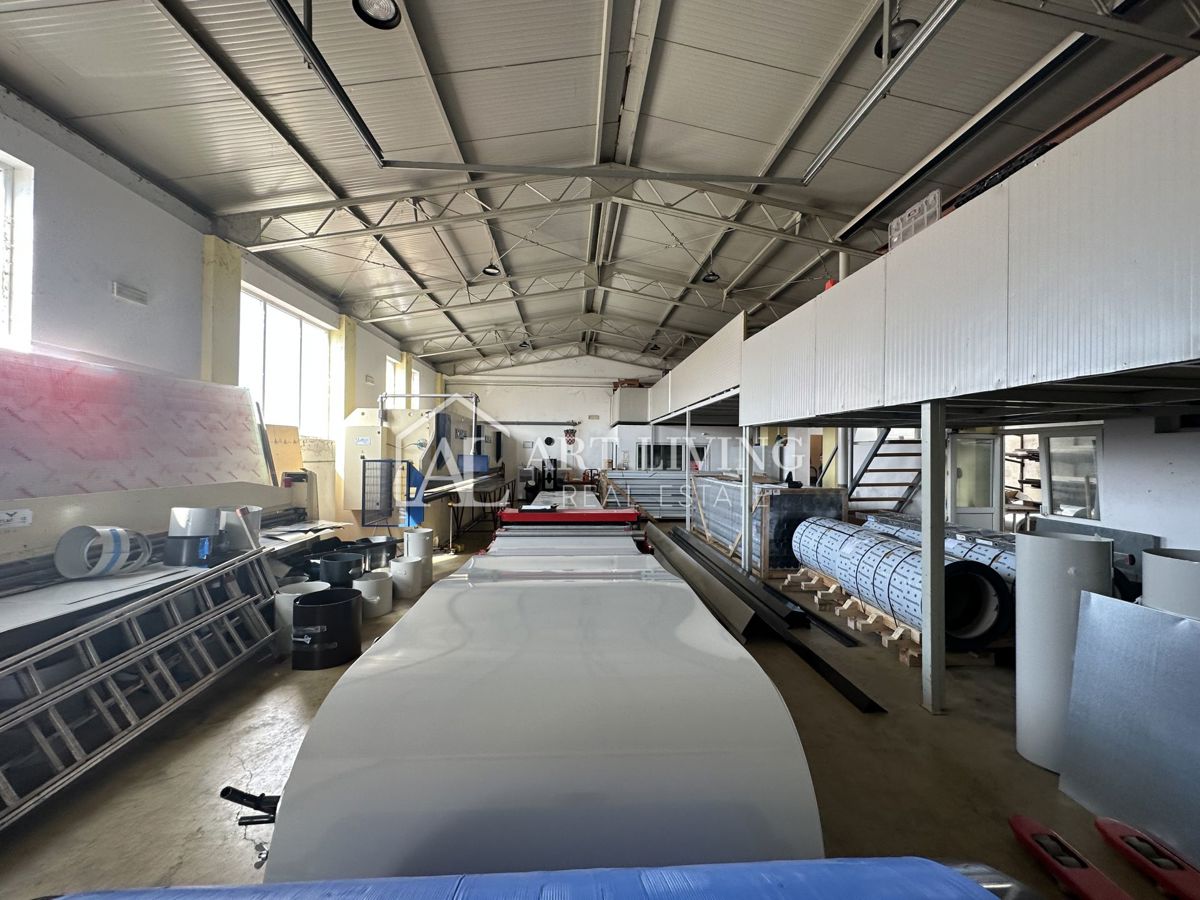 Umago, dintorni - Capannone industriale, 280 m², in vendita o in affitto a lungo termine