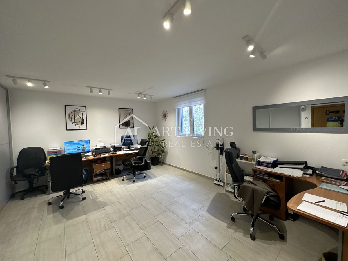 Umago, dintorni - Capannone industriale, 280 m², in vendita o in affitto a lungo termine