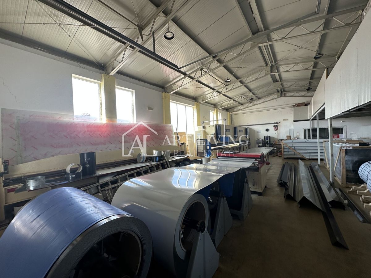 Umago, dintorni - Capannone industriale, 280 m², in vendita o in affitto a lungo termine
