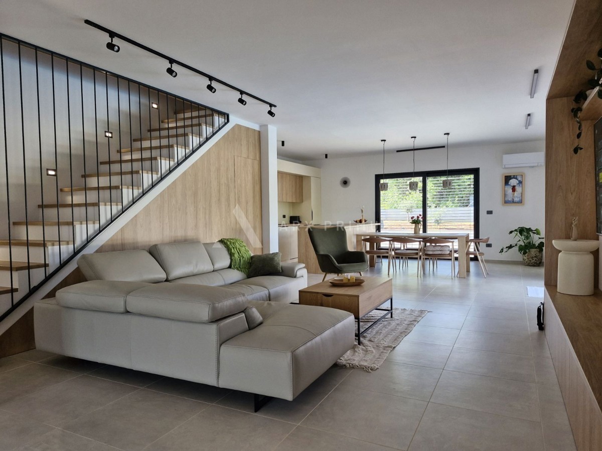 Moderna vila s bazenom i pogledom na more, Murine, Umag