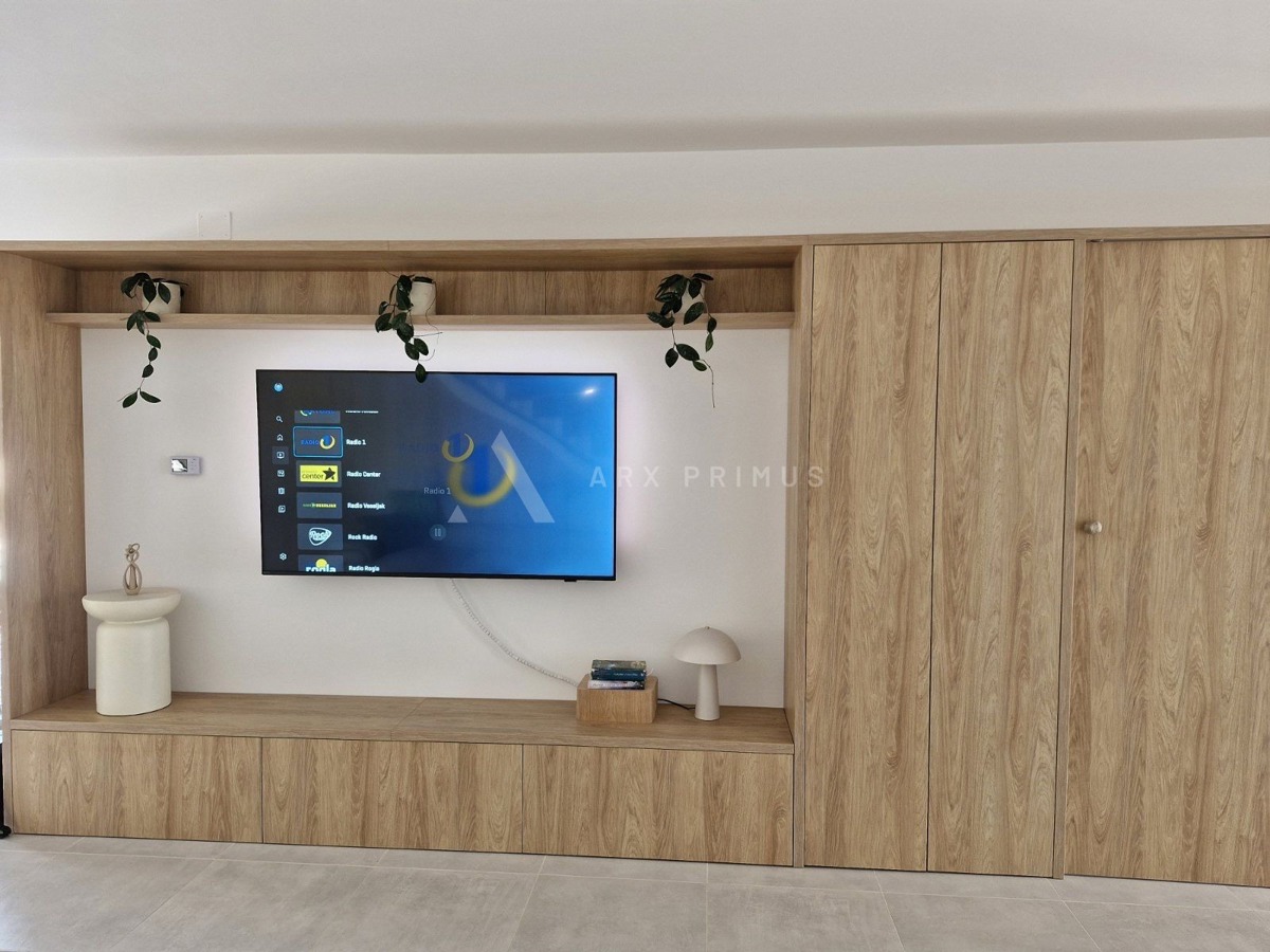 Moderna vila s bazenom i pogledom na more, Murine, Umag