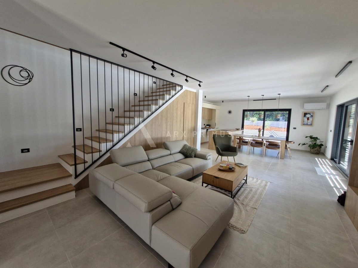 Moderna vila s bazenom i pogledom na more, Murine, Umag