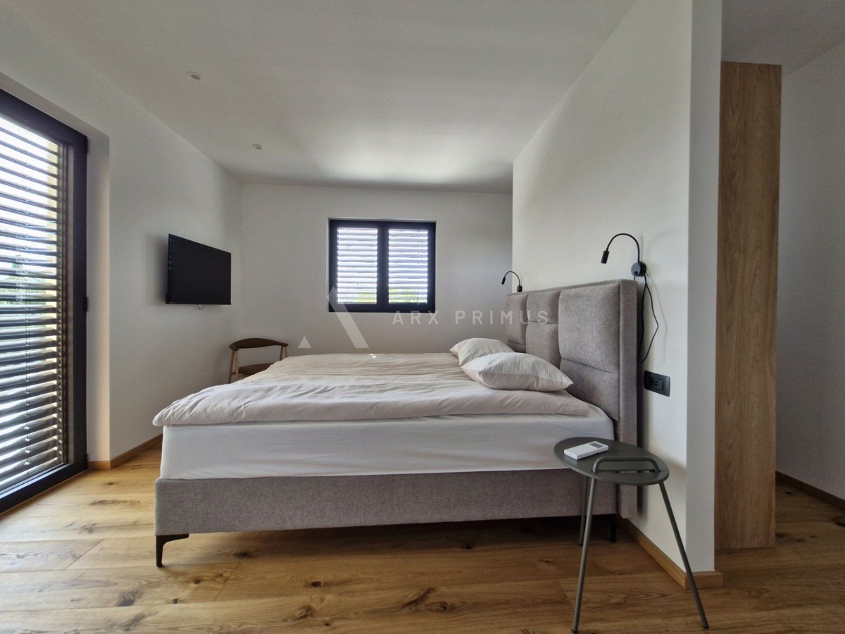 Moderna vila s bazenom i pogledom na more, Murine, Umag