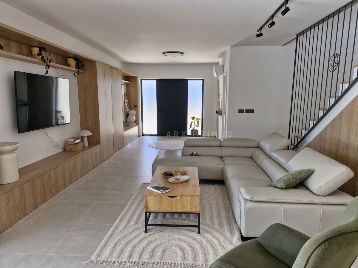 Moderna vila s bazenom i pogledom na more, Murine, Umag